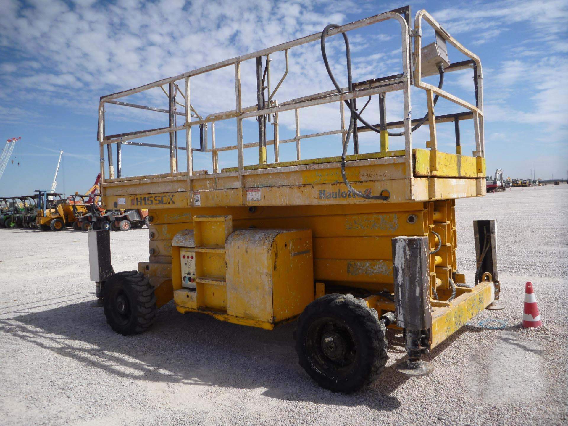 IT# 1377-2001 HAULOTTE H15SDX 4x4 Scissorlift