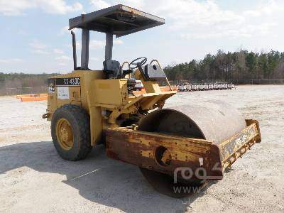 IT# 267-1997 CATERPILLAR CS433C Vibratory Smooth Drum