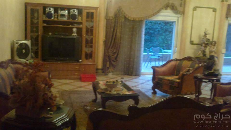 للايجار فيلا مفروشة فرش راقى جدا بكمبوند الشروق 2000 بالشروق