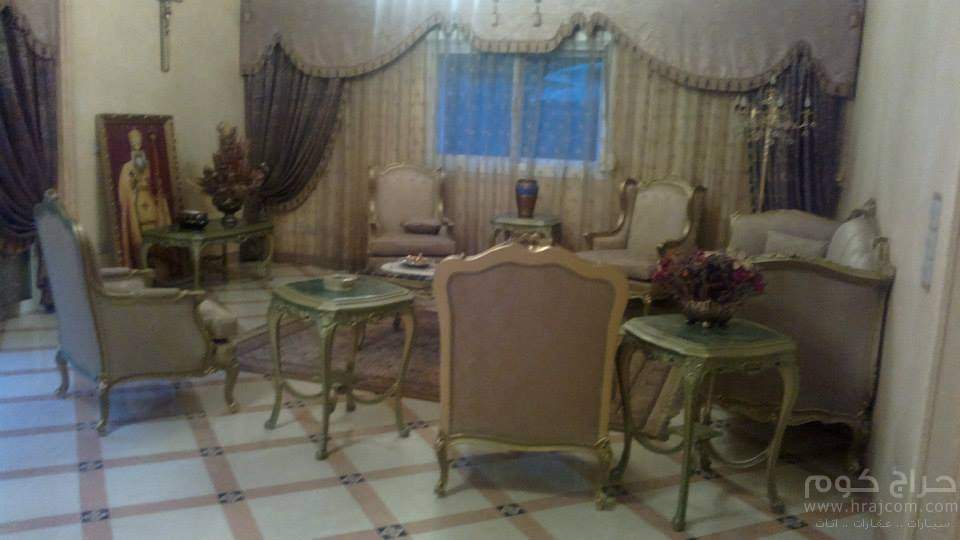 للايجار فيلا مفروشة فرش راقى جدا بكمبوند الشروق 2000 بالشروق