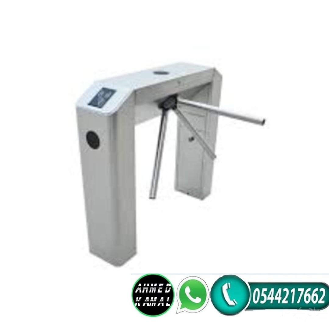 بوابات دخول وخروج الافراد للشركات والفنادق والمولات