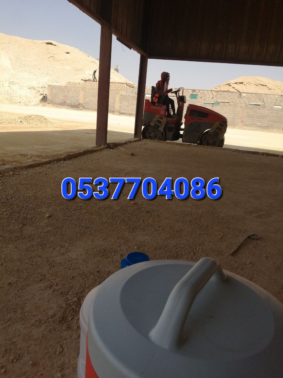 تنفيذ اسفلت و ردم و تسوية و تخطيط  طرق بالرياض 0537704086